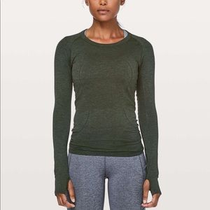 Size 4 Lululemon hunter green swiftly long sleeve